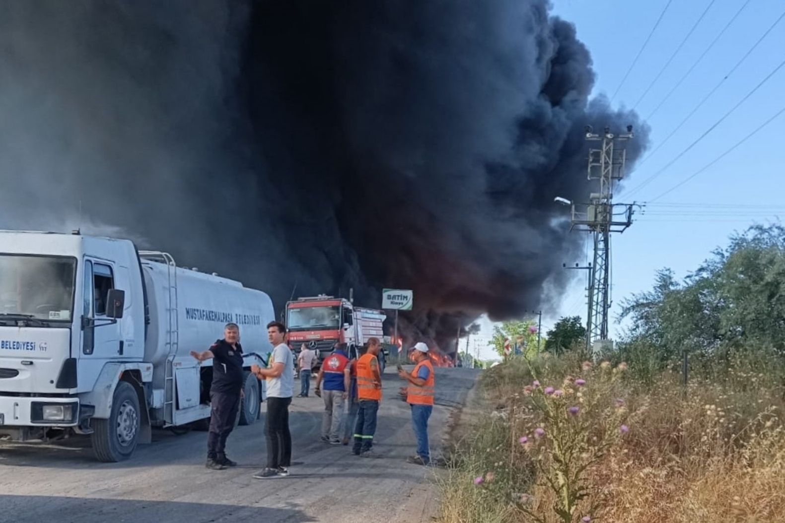 Bursa'da plastik fabrikasında yangın çıktı