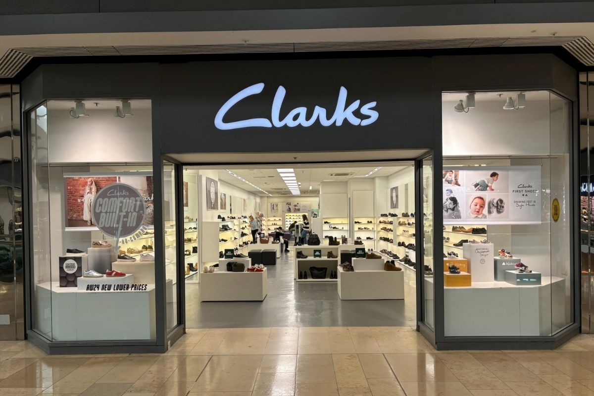 İngiliz ayakkabı devi Clarks, ekonomik zorluklar nedeniyle bin 200 çalışanını işten çıkardı