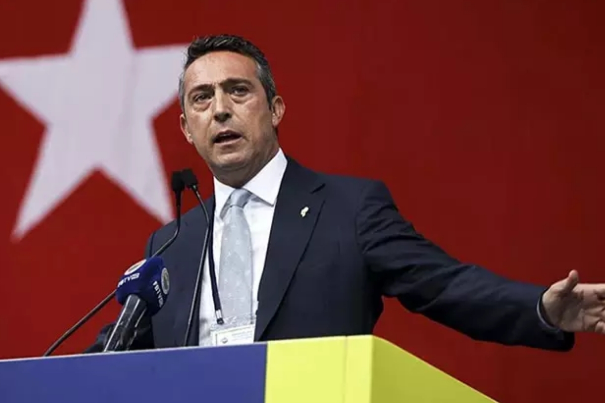 Fenerbahçe’de Olağanüstü Genel Kurul için 9 bin 700 imza Divan Kurulu’na teslim edildi