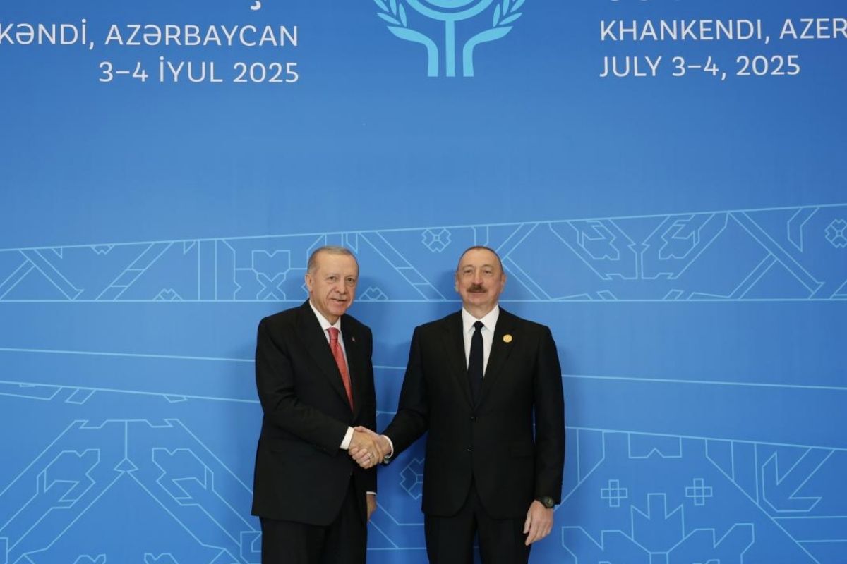 Ekonomik İşbirliği Teşkilatı 17. Zirvesi Azerbaycan'da başladı