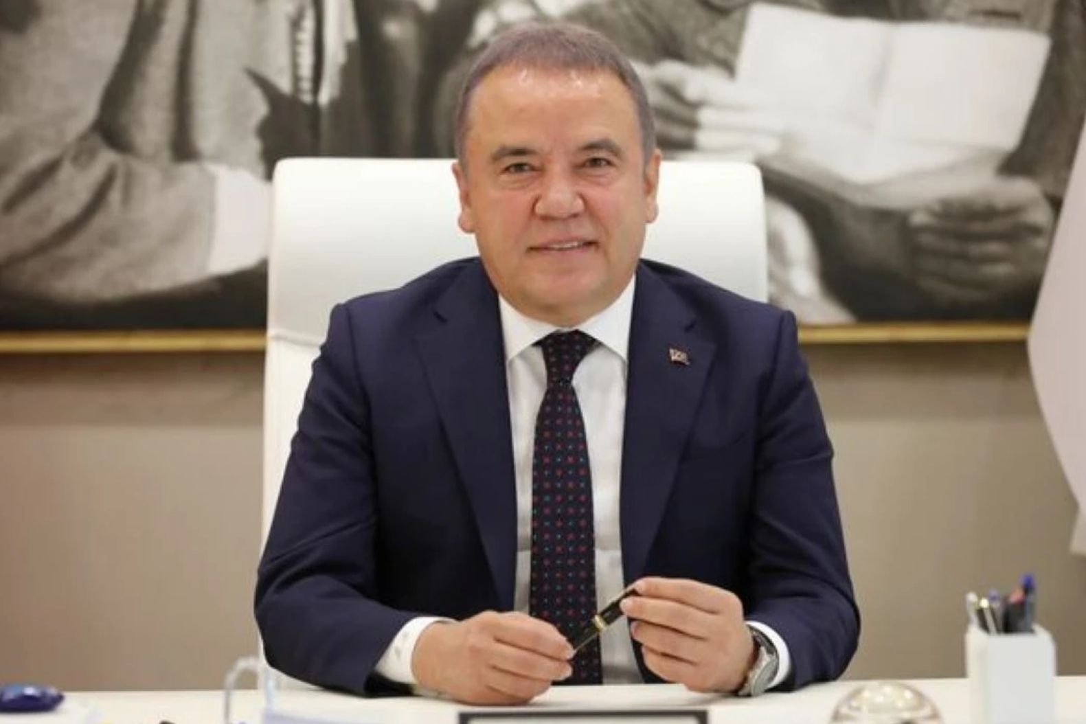 Antalya Büyükşehir Belediye Başkanı Muhittin Böcek tutuklandı