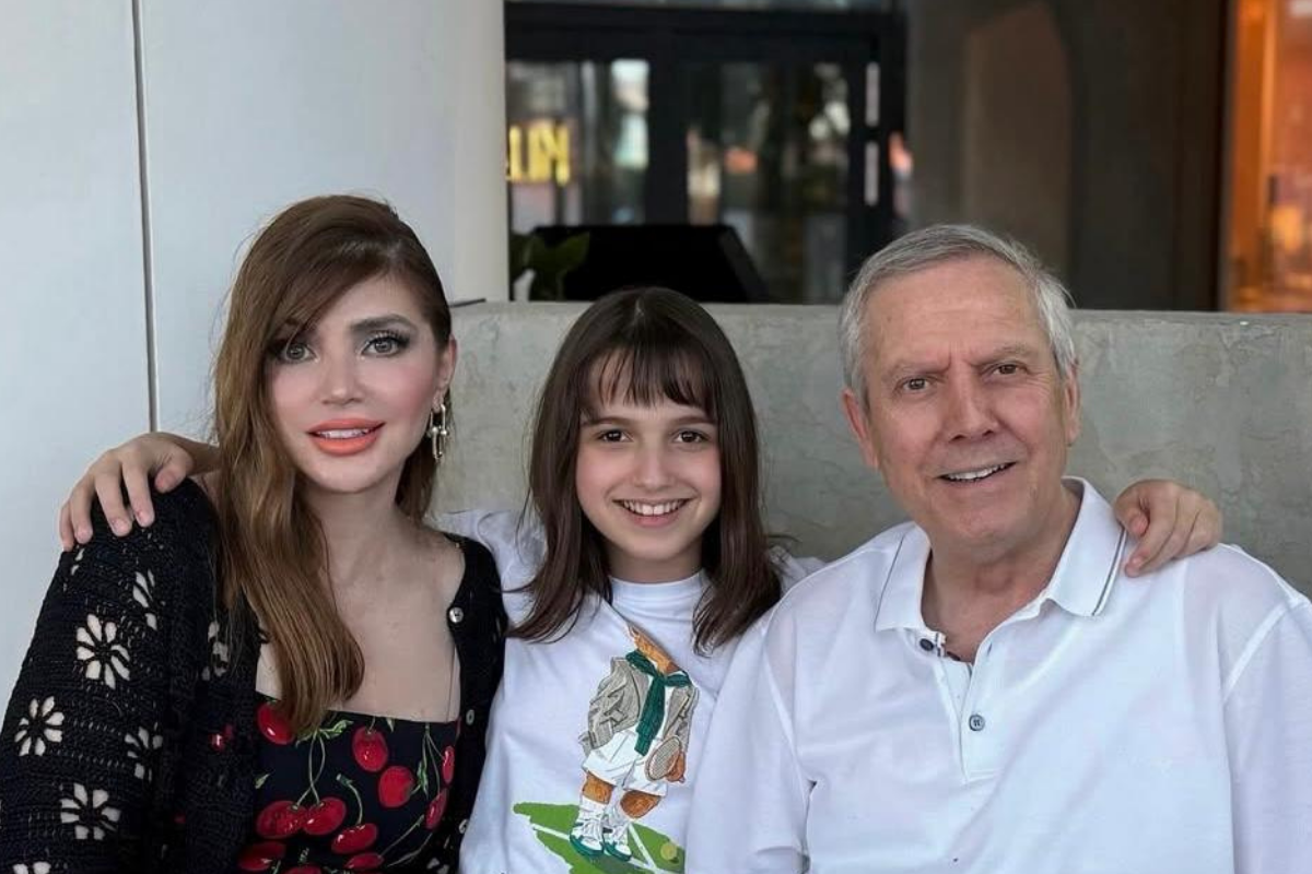 Gonca Yıldırım, eşi Aziz Yıldırım ve kızı Yaz’la birlikte fotoğraflarını ‘family’ etiketiyle sosyal medyadan paylaştı