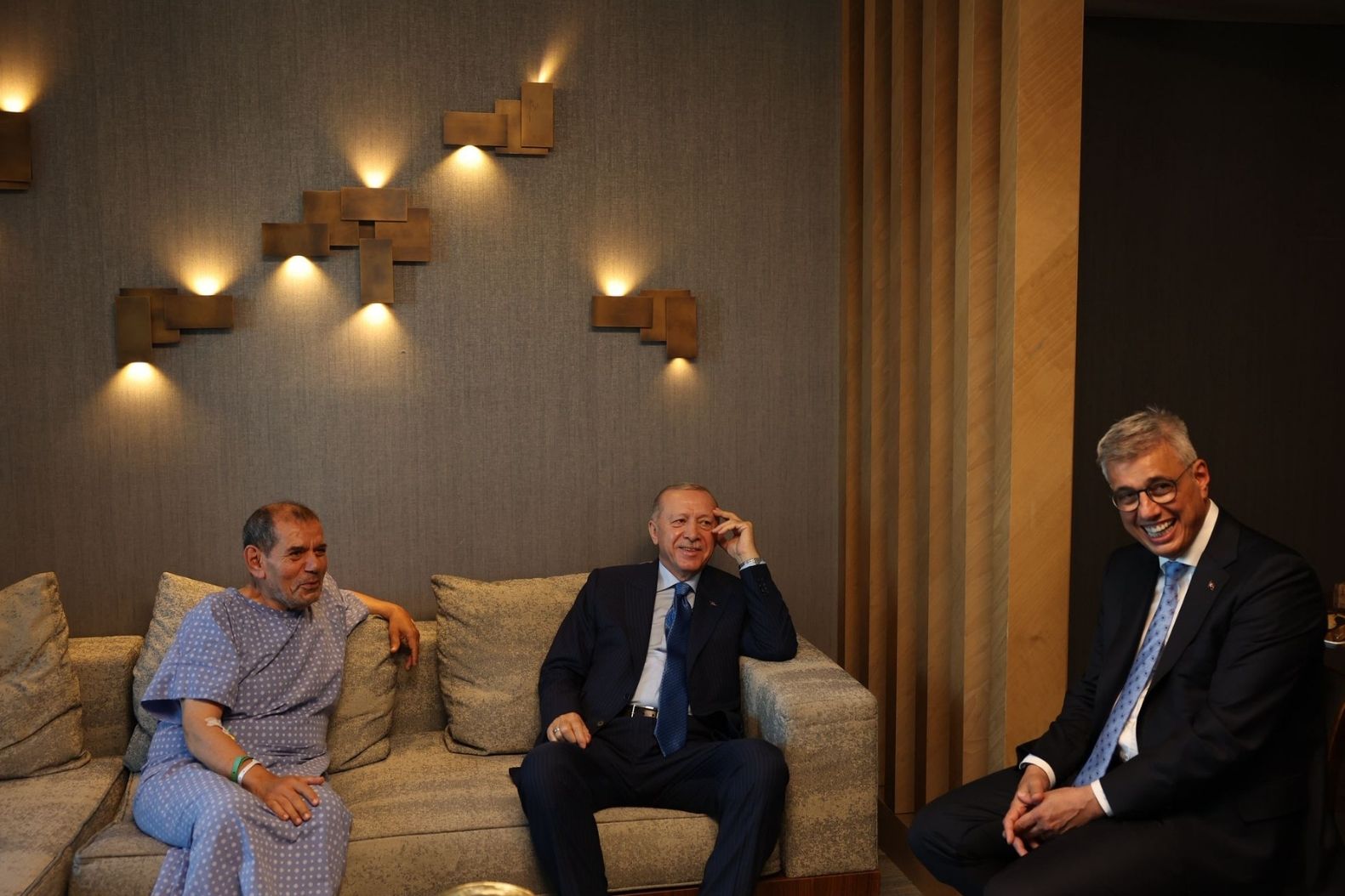 Galatasaray Başkanı Dursun Özbek'ten Cumhurbaşkanı Erdoğan'a teşekkür mesajı