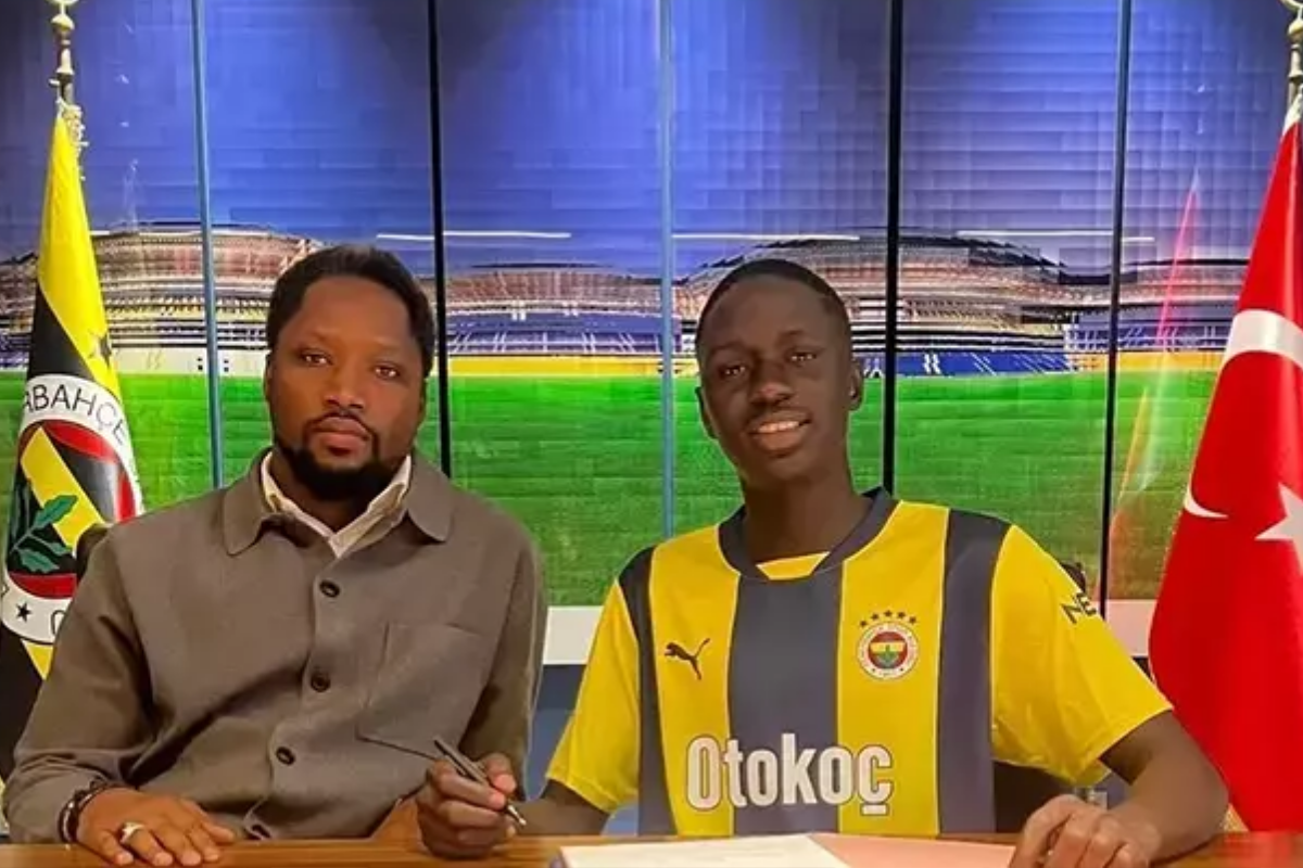 Fenerbahçe, Senegal'de forma giyen Abdou Aziz Fall'ı transfer etti