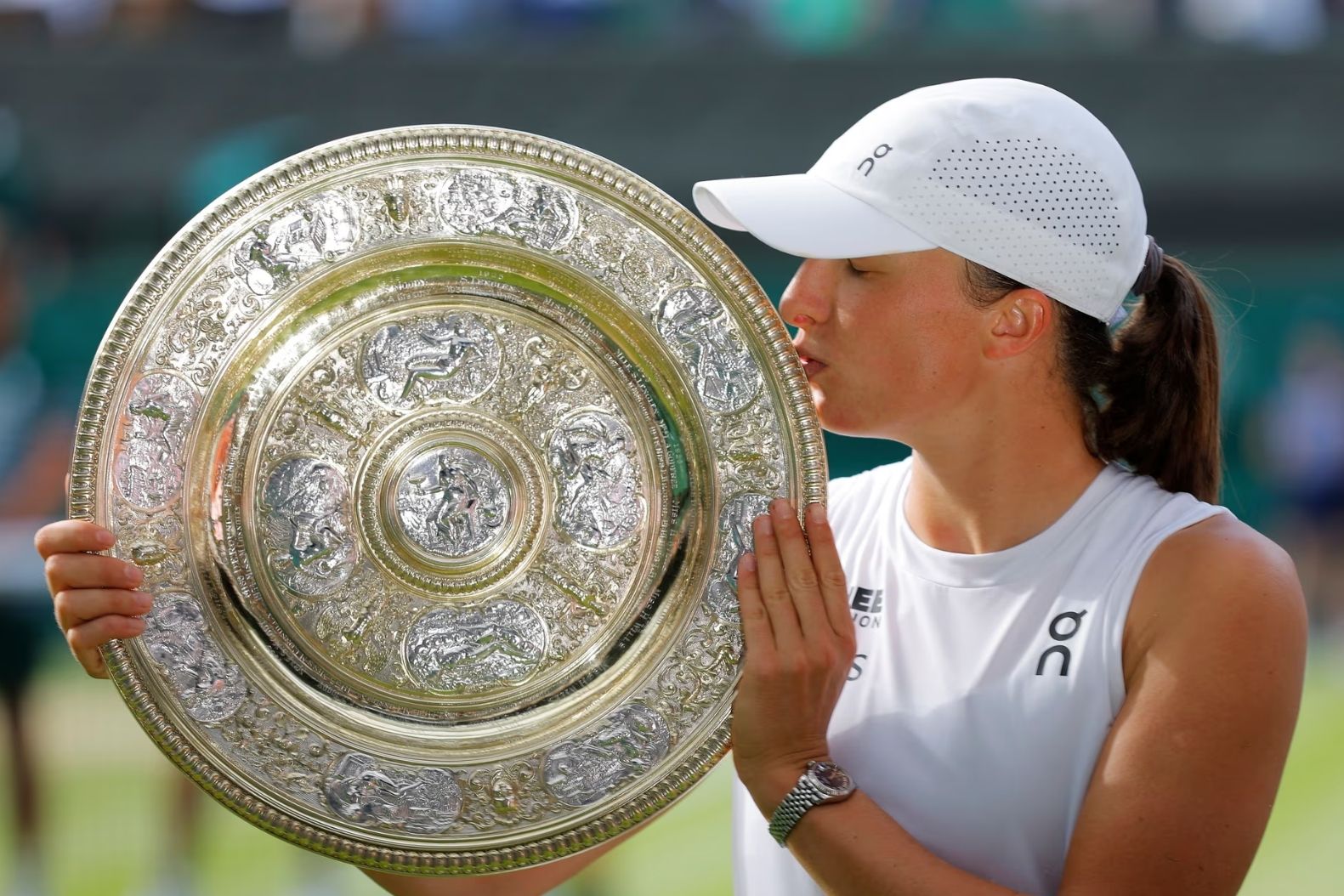 Polonyalı Iga Swiatek, ABD'li Amanda Anisimova'yı yenerek Wimbledon'da hem ilk şampiyonluğuna ulaştı hem de 114 yıl sonra bir ilki başardı