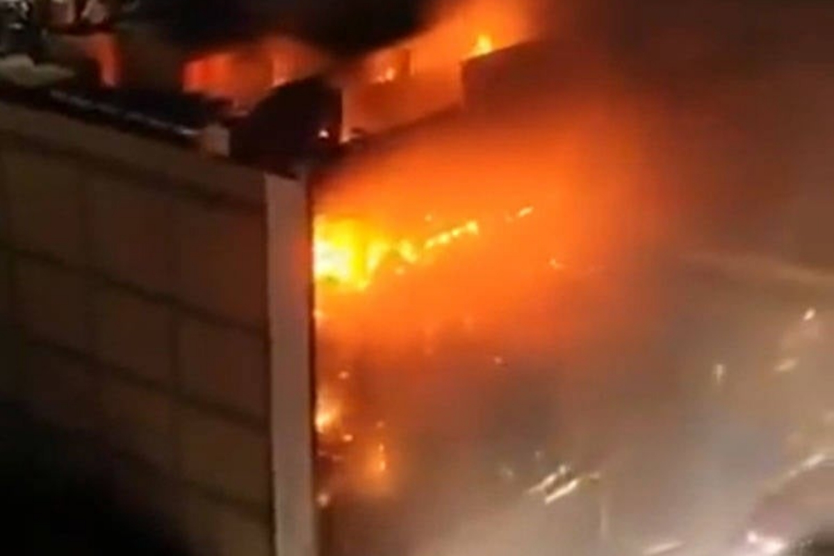Irak'ta AVM'de yangın dehşeti: En az 50 ölü