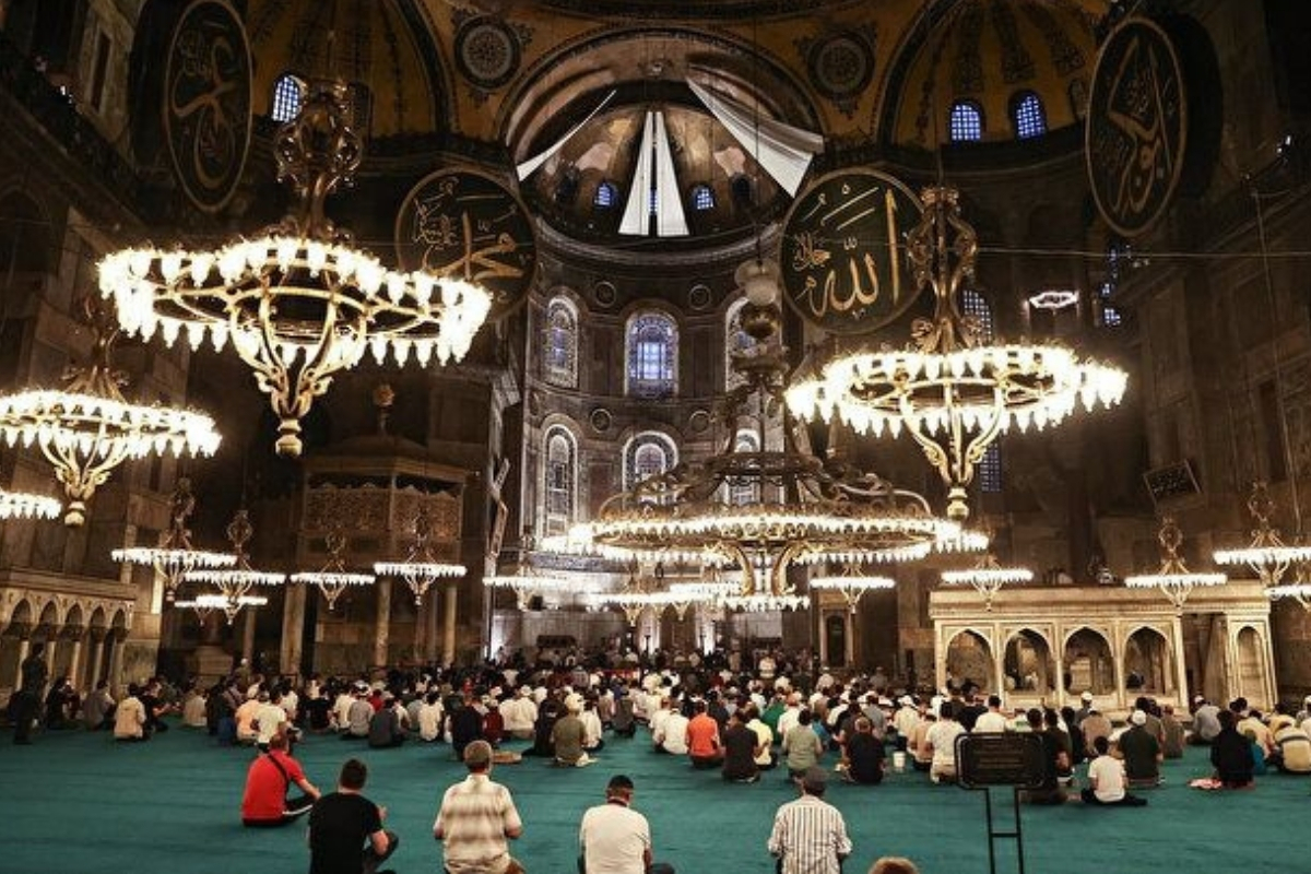 Ayasofya-i Kebir Camii ibadete açıldığı 24 Temmuz 2020’den bu yana 40 milyon kişiyi ağırladı