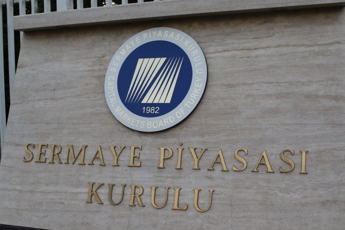 Mercedes Benz ve Karsan Otomotiv'in borçlanma aracı ihracı başvurusuna SPK onayı
