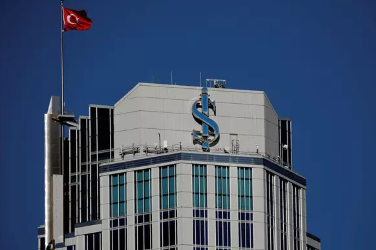 İş Bankası'nda iki genel müdür yardımcısı görevden ayrıldı