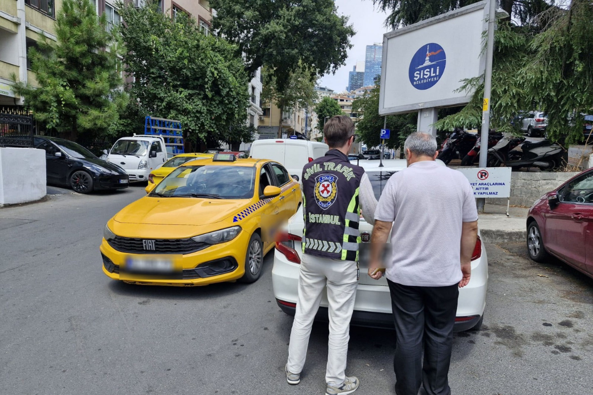 Yolcu seçen taksiciye 9 bin 267 TL ve trafikten men cezası