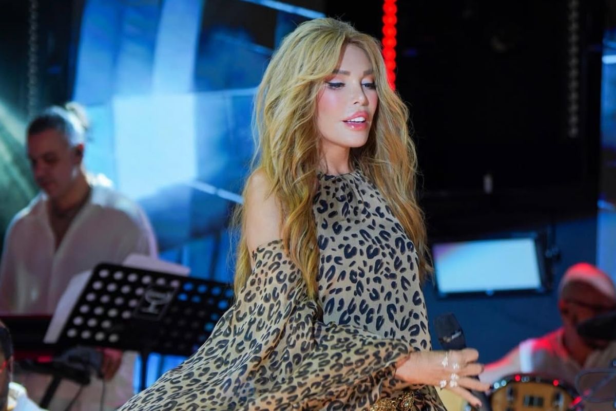 Süper Star Ajda Pekkan'dan Jennifer Lopez imajı