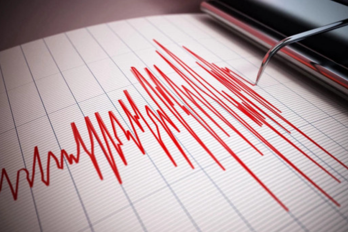 Balıkesir'de deprem İstanbul ve İzmir'i salladı