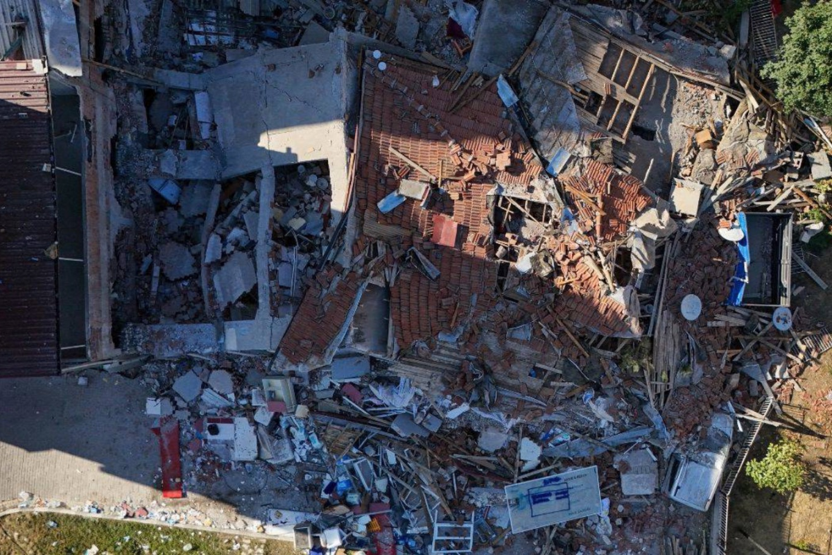 Balıkesir'de depremde yıkılan binanın sahibi ve müteahhiti gözaltına alındı