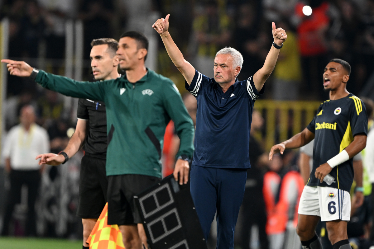 Hollanda basınından Mourinho vurgusu: 'O hala özel biri'