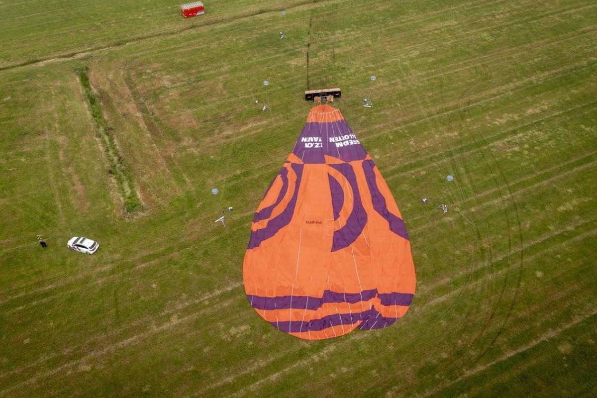 Hollanda'da facia: Sıcak hava balonu yere çakıldı