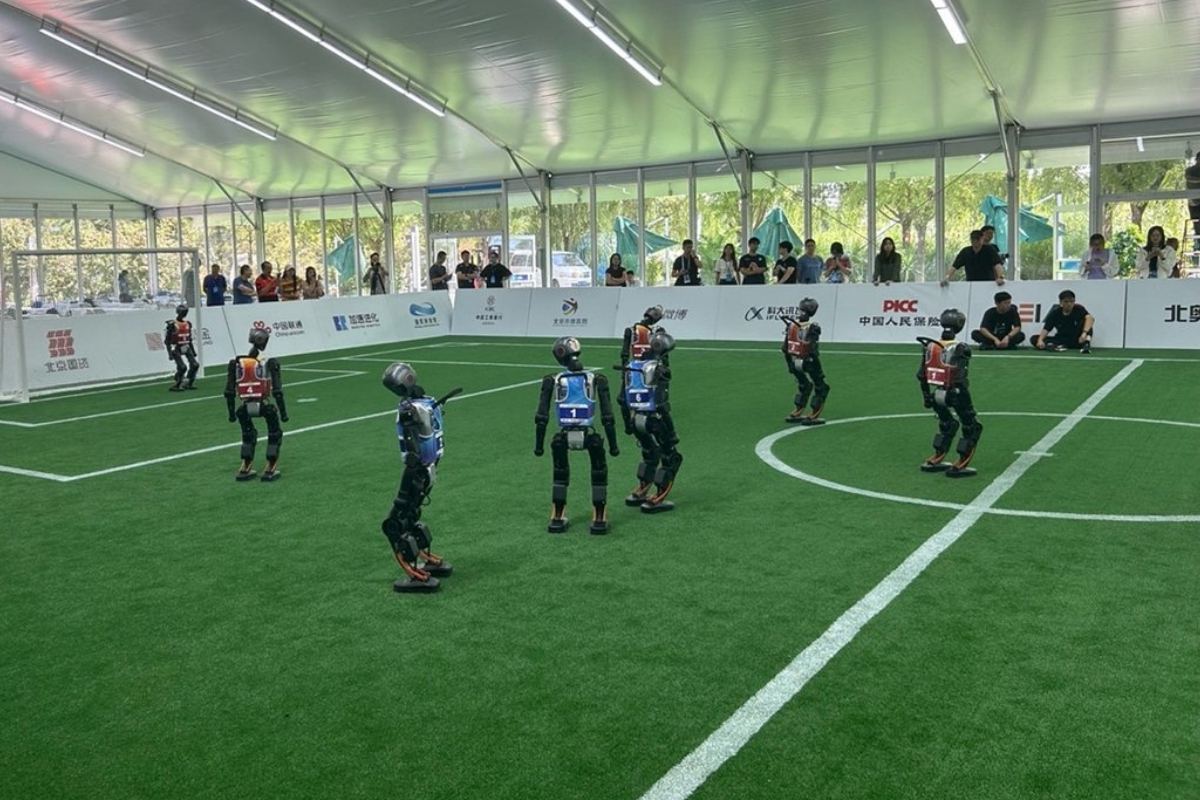 Çin’de başlayan Dünya İnsansı Robot Oyunları: Robotlar atletizm, futbol, boks ve performans gösterileriyle hünerlerini sergiliyor