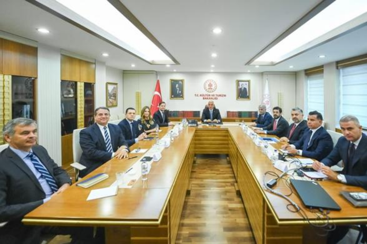 Kültür ve Turizm Bakanı Mehmet Nuri Ersoy açıkladı: Spotify 2026'da Türkiye'de ofis açacak
