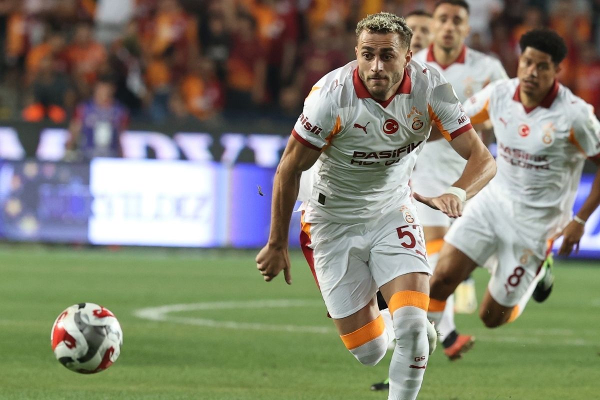 Galatasaray'dan transfer açıklaması: Oyuncularımızla yetkisiz görüşmeler tespit edildi