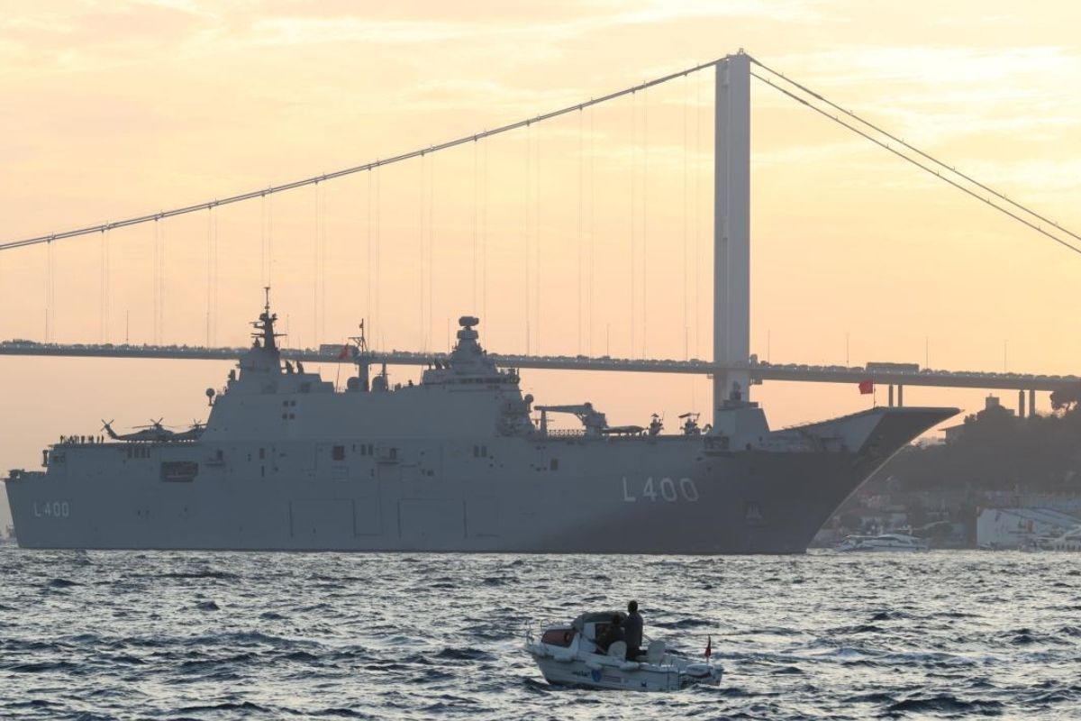 TCG Anadolu, 'Zafer Yolculuğu' için Çanakkale'den İstanbul'a hareket etti