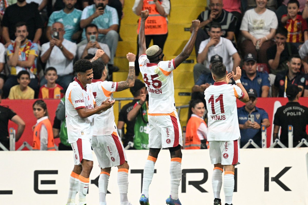 Galatasaray Kayseri'de farklı kazandı