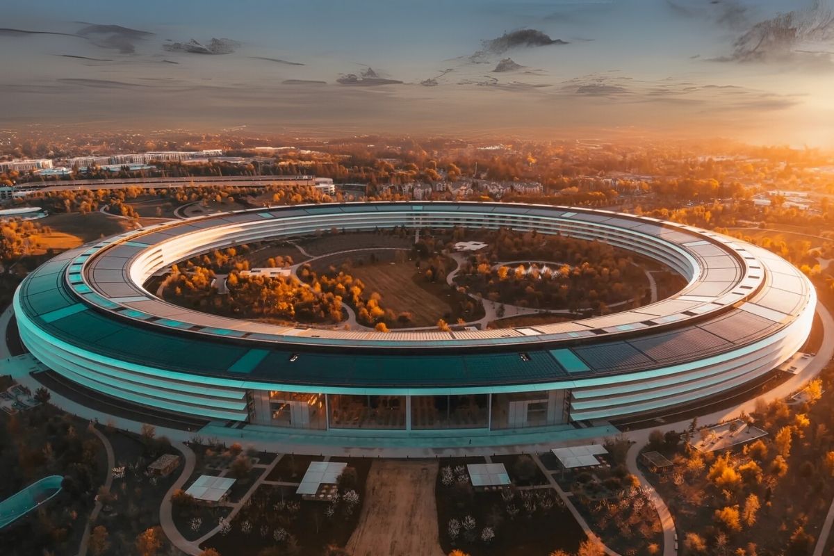 Teknoloji devi Apple'ın kurumsal merkezi Apple Park havadan görüntülendi