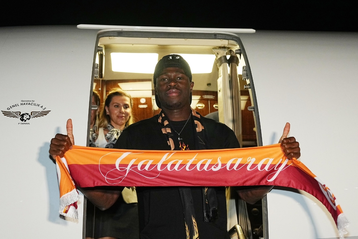 Wilfried Singo İstanbul’a geldi: Galatasaray Türkiye’nin en büyük takımı, burada olduğum için çok mutluyum