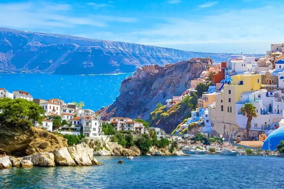 Vizesiz gidilebilen Yunan adalarında bazı Türk turistlerin 'Paramla her şeyi yapabilirim' tavrı, işletmecileri yıldırdı