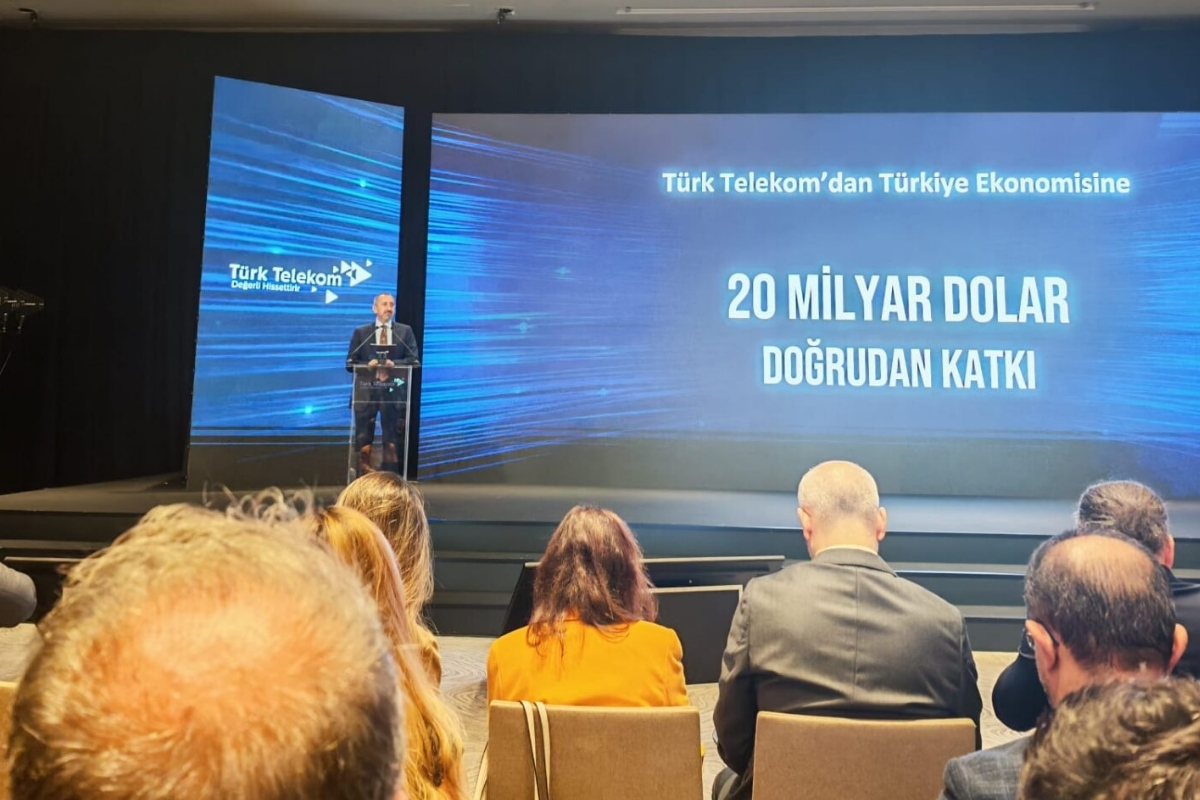 Gazeteci Murat Muratoğlu’ndan Telekom sorusu: Hem de ihalesiz, rekabetsiz, kapalı kapılar ardında… Acayip bir durum yok mu?