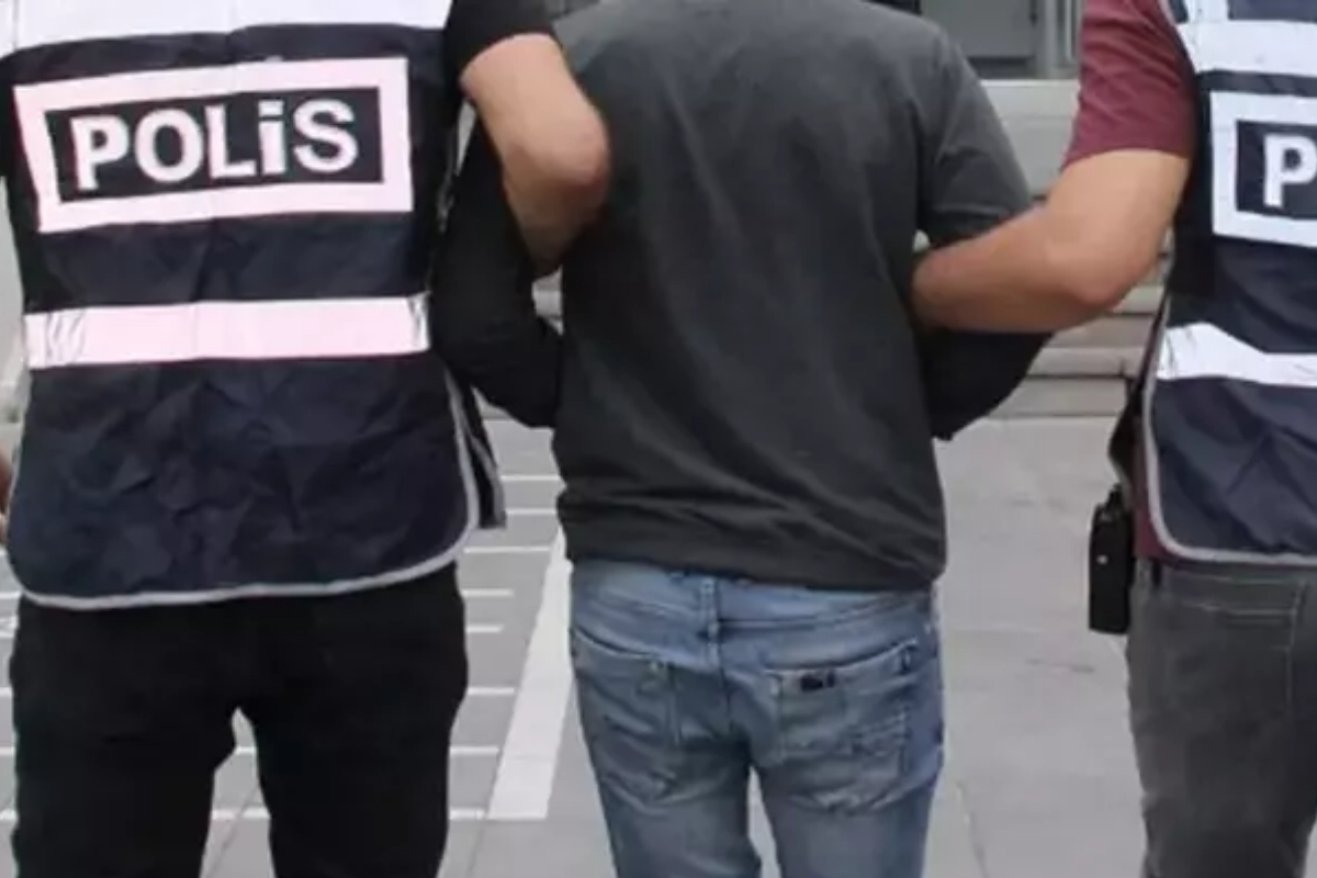 İstanbul'da şirketin mail hesabını ele geçirerek dolandırıcılık yapan 5 Nijeryalı tutuklandı