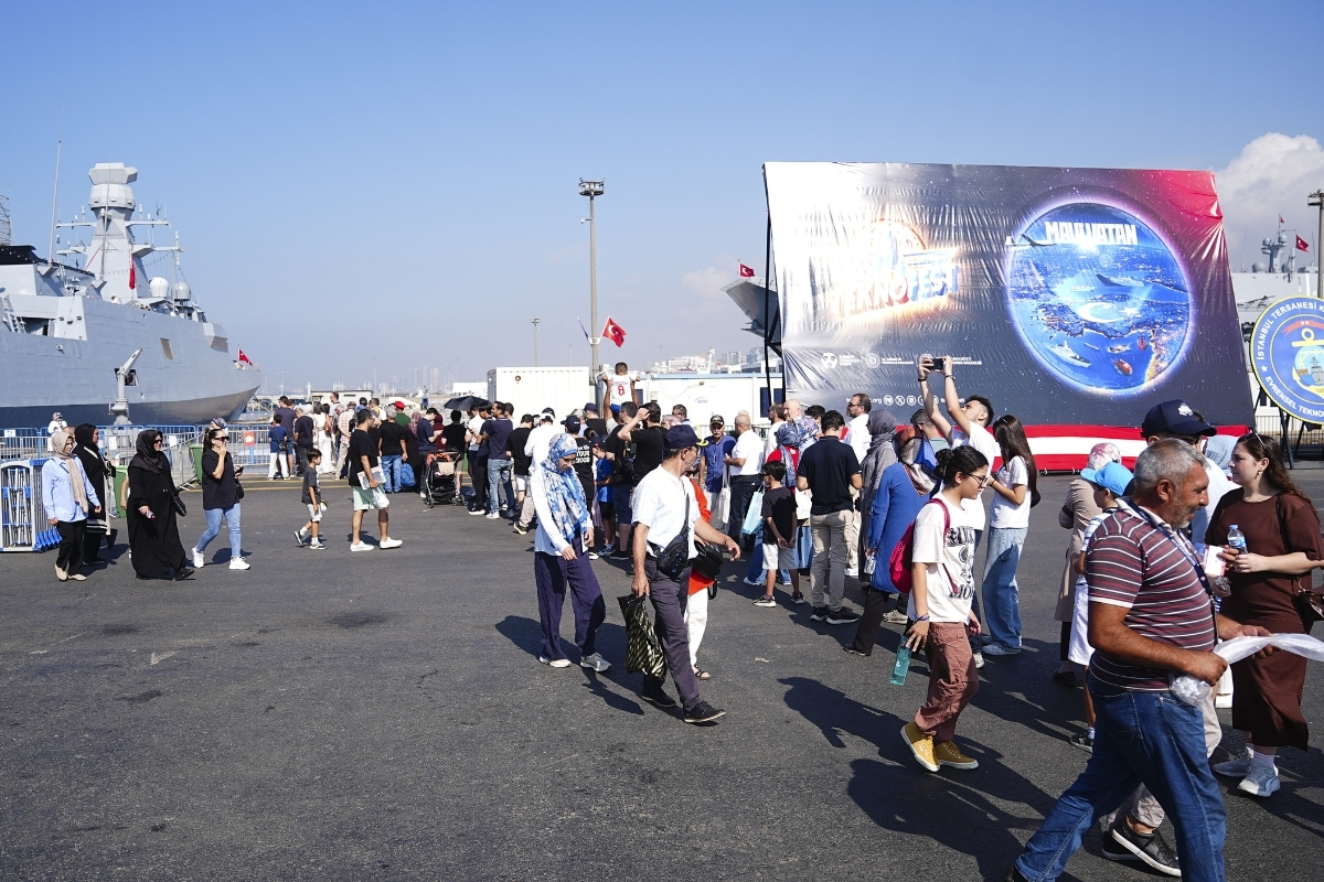 TEKNOFEST Mavi Vatan'ın üçüncü gününde 30 Ağustos Zafer Bayramı coşkusu yaşanıyor