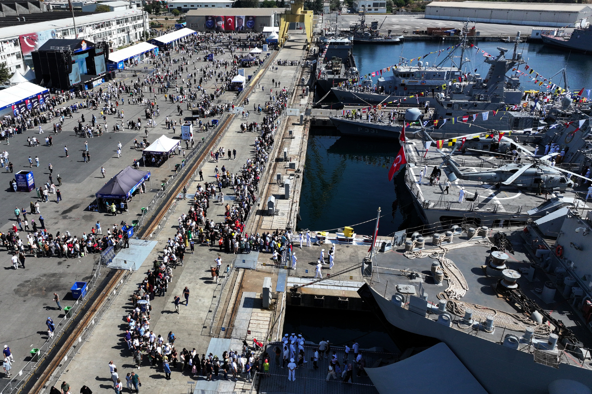 TEKNOFEST Mavi Vatan’da vatandaşların yoğun ilgisi ile son gün heyecanı yaşandı