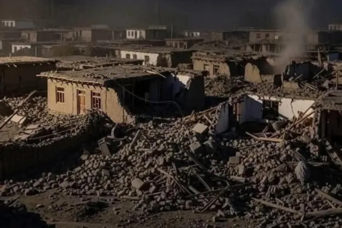 Afganistan'da meydana gelen 6 büyüklüğündeki depremde 600'den fazla kişi yaşamını yitirdi