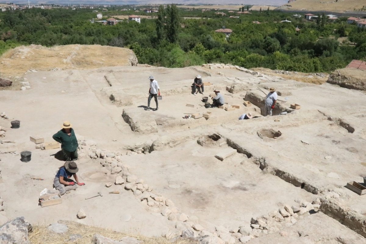 UNESCO Mirası Arslantepe Höyüğü’nde 3 bin yıllık fırın bulundu; kazılarda kebap izlerine rastlandı