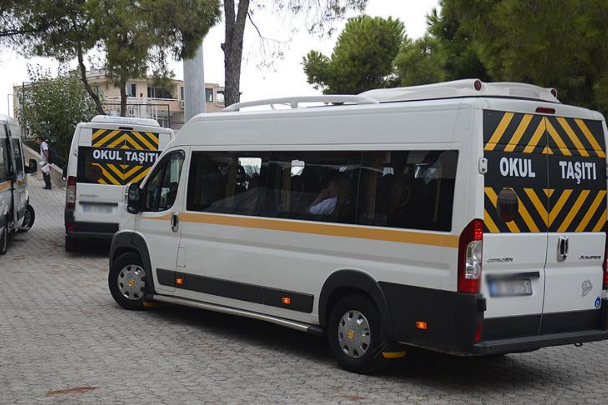 İstanbul'da okul servislerinde 'korsan taşımacılık' uyarısı: Çocuklarımızın geleceğini, güvenliğini tehlikeye atmayalım