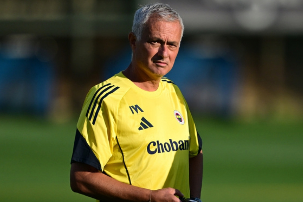 Avrupa basını iddia etti: Mourinho, Rus kulüpleriyle temasa geçti, teknik ekibiyle birlikte iki yıllık sözleşme istiyor