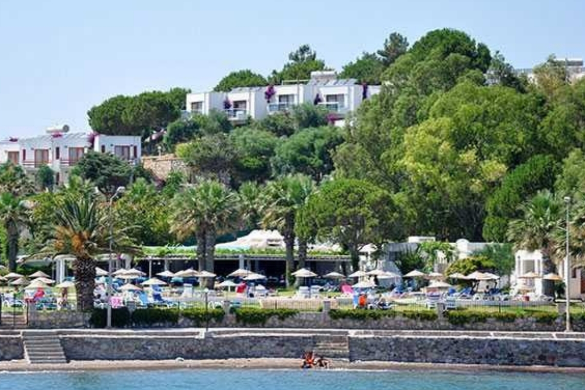 Datça'daki Zarbun Sitesi'nin kurucusu, Clup Datça Tatil Köyü'nün eski sahiplerinden Erdinç Zarbun, hayatını kaybetti
