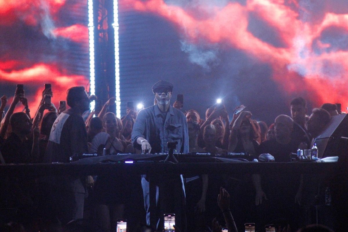Grammy ödüllü Black Coffee, Antalya’da konser verdi