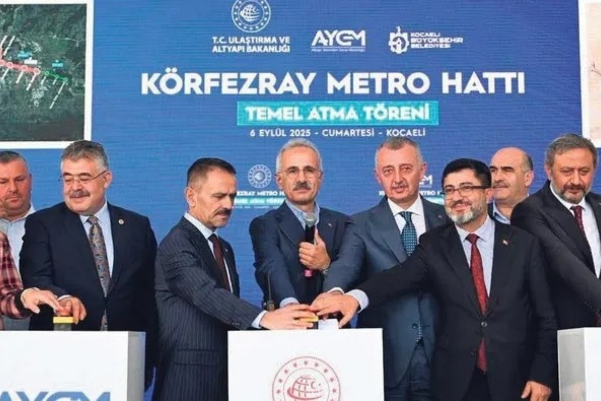 Bakan Abdülkadir Uraloğlu: Sanayinin başkenti Kocaeli'ye dev metro hattı Körfezray