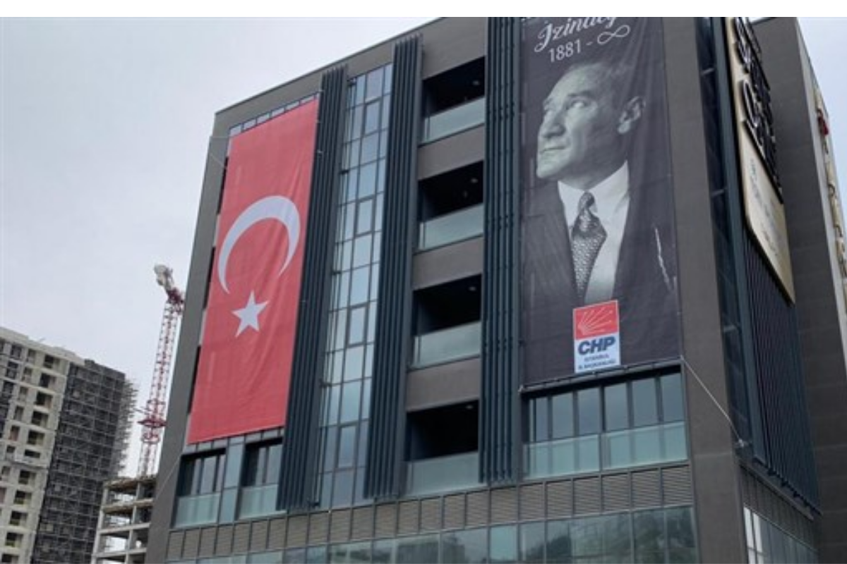 CHP'den yeni hamle: İstanbul İl Olağanüstü Kongresi 24 Eylül'de yapılacak
