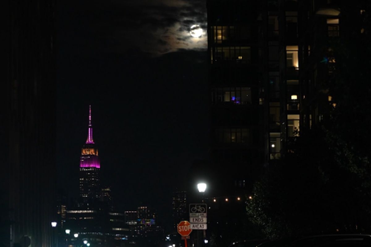 New York'ta 'Kanlı ay' görüntülendi