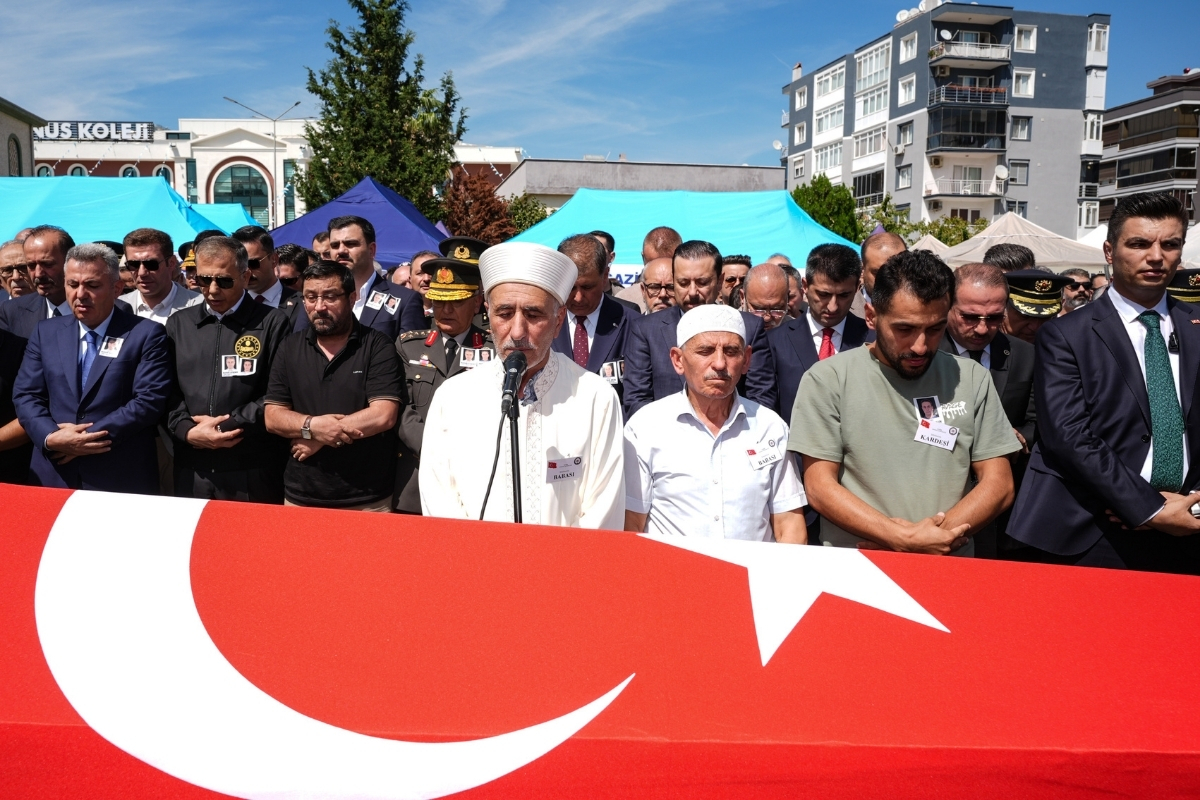 İzmir'deki saldırıda şehit olan polislere son veda