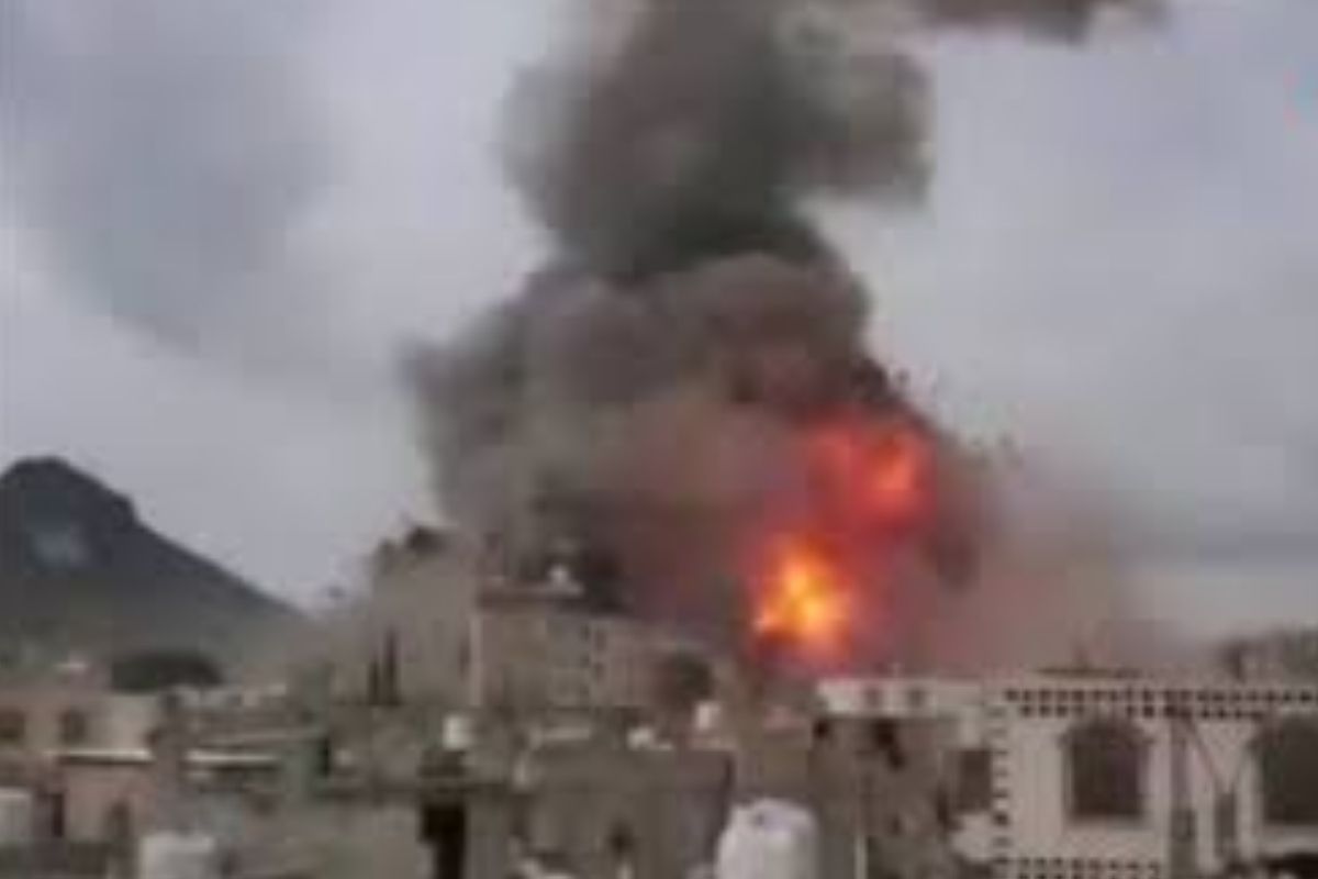 İsrail ordusu, Yemen'in başkenti Sana'ya hava saldırısı düzenledi