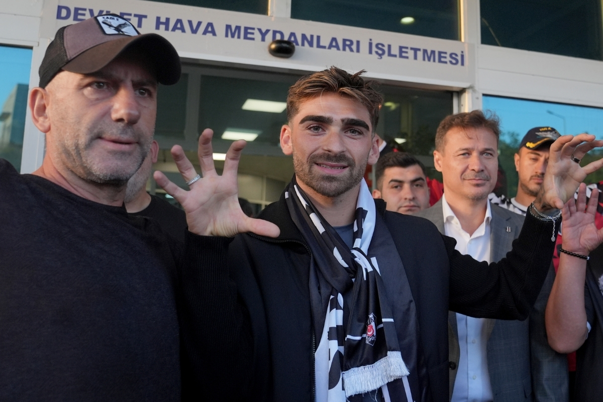 Beşiktaş’ın transfer gündemindeki Jota Silva, İstanbul’a geldi: Siyah-beyazlı taraftarlar havalimanında karşıladı