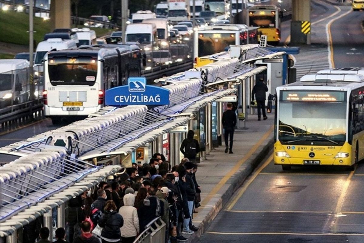 İstanbul'da toplu ulaşıma yüzde 30 zam yapıldı