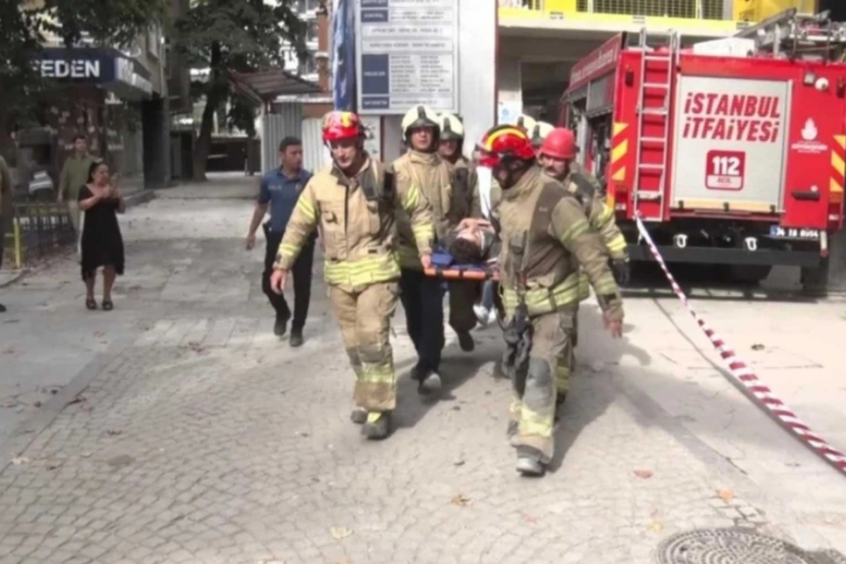 Bağdat Caddesi'nde şantiyede çökme: 2 işçi yaralandı