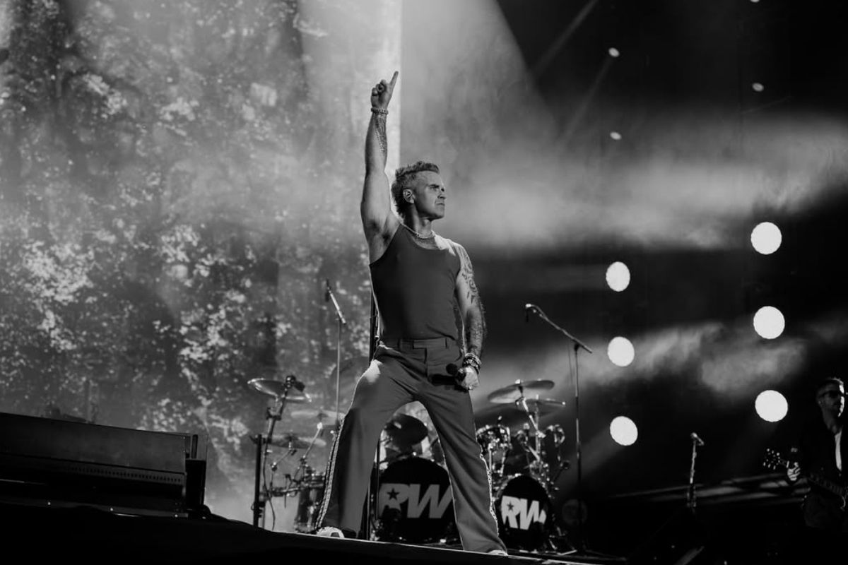 Robbie Williams'tan İstanbul konserine özel Türk hayranlarına video mesaj