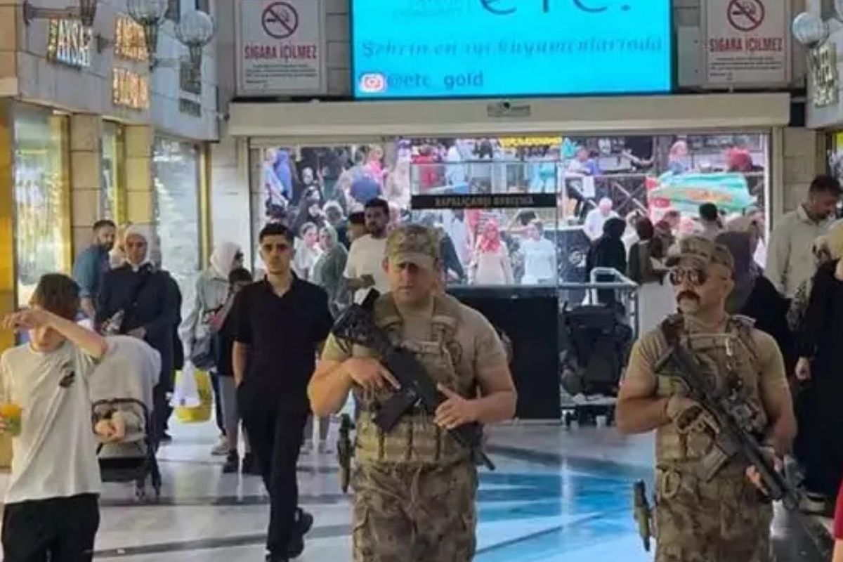 Tarihi Kapalıçarşı'da kuyumcu tehdit edilip haraç istendi, özel harekat polisleri nöbete başladı