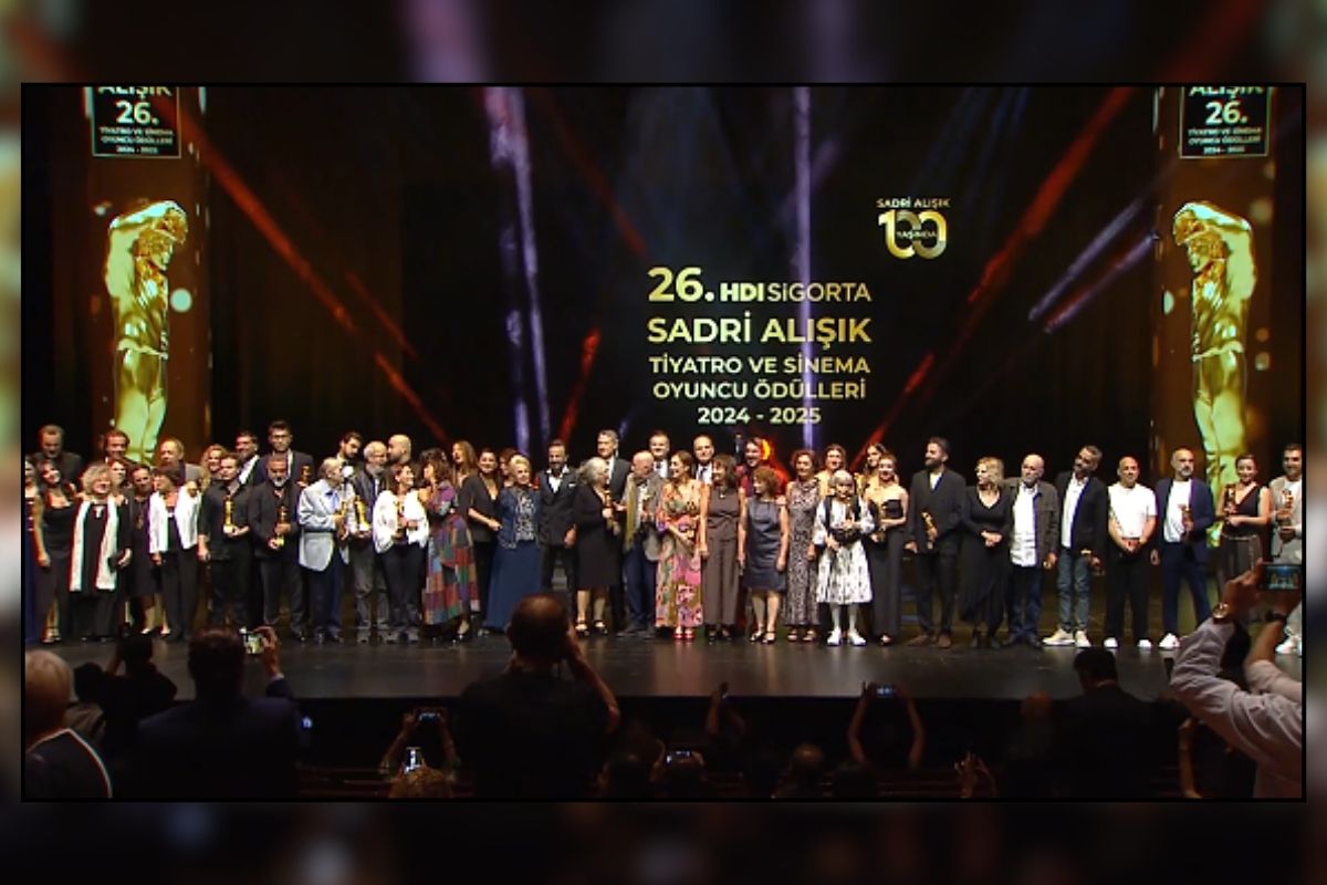 Sadri Alışık Tiyatro ve Sinema Oyuncu Ödülleri sahiplerini buldu