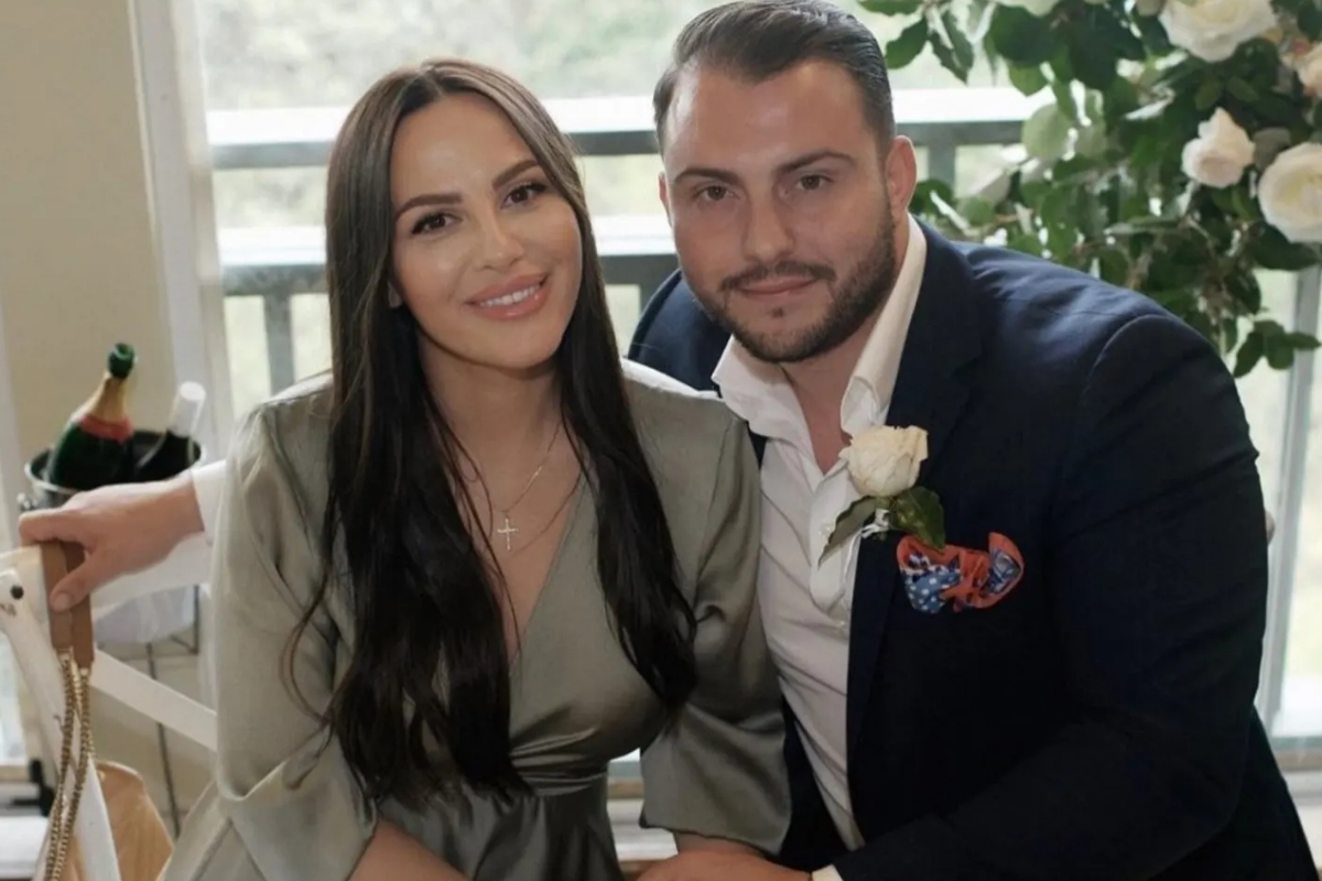 Universal Hotels yöneticisi ve veliahtı Steven Kospetas, girdiği bir evden araba anahtarları ve ruhsat çalmakla suçlanıyor