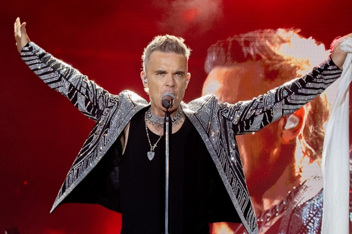 Robbie Williams İstanbul konseri için geri sayıma başlarken hayranlarına özel mesaj gecikmedi